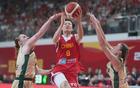 李緣救主，女籃73勝69險勝澳隊，地板險成“罪”。