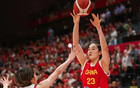 中國女籃險勝，核心球員失笑，雙場2+2+0，宮魯鳴無耐。